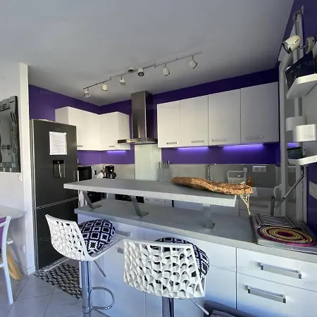 T3 Climatisé, Calme, Proche Plages Et Commerces, Terrasse Et Parking - Fr-1-100-322 Cavalaire-sur-Mer