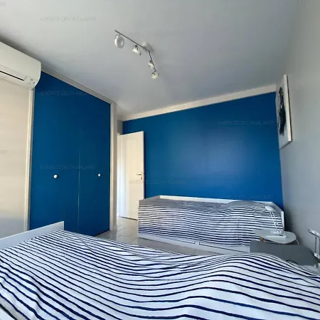 Apartment T3 Climatise, Calme, Proche Plages Et Commerces, Terrasse Et Parking - Fr-1-100-322 *