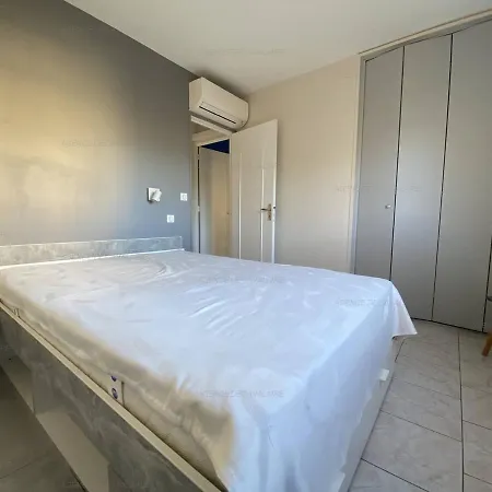 T3 Climatisé, Calme, Proche Plages Et Commerces, Terrasse Et Parking - Fr-1-100-322